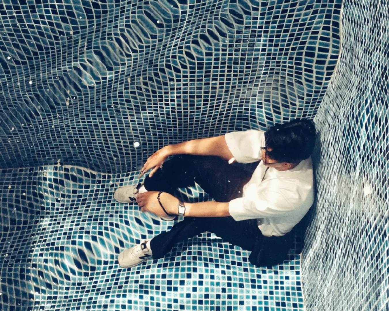 Me seen through a glass-bottom pool (optical illusion)